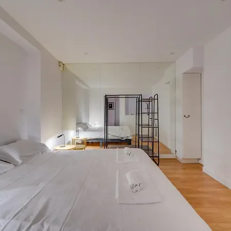 Et Confortable Triangle D'or בורדו