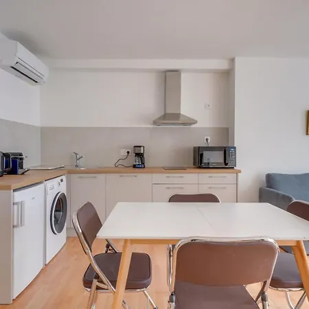 Et Confortable Triangle D'or